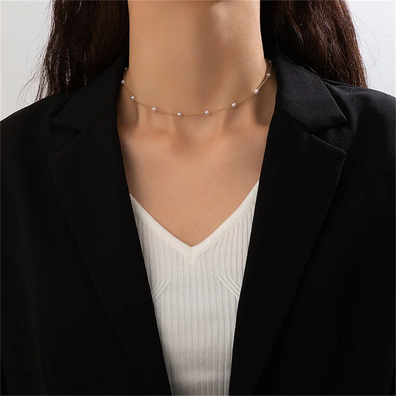 Simple Pearl Choker Necklace with Heart Shaped Pendant Chain